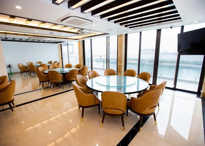 Hotel Golden Palm