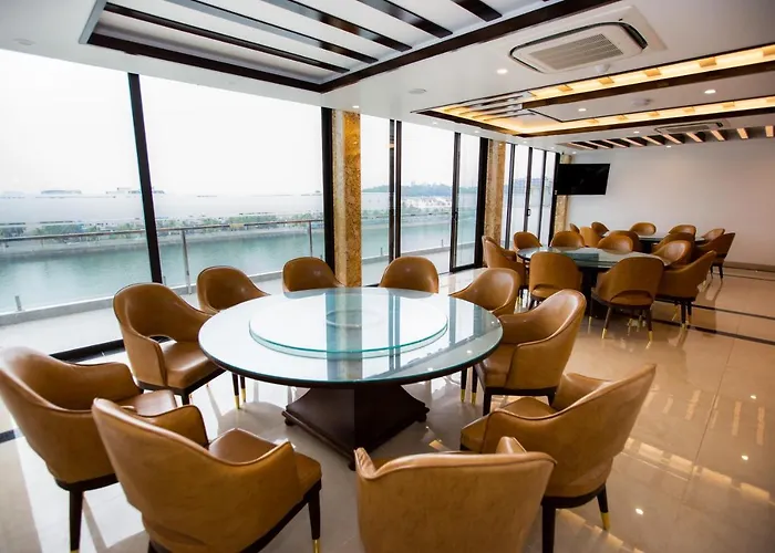 Golden Palm Hotel