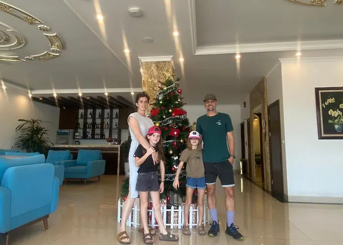 Hotel Golden Palm